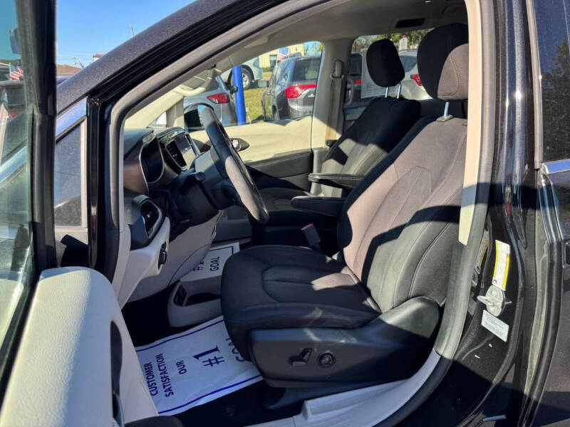 2017 Chrysler Pacifica Touring