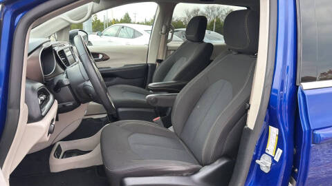 2021 Chrysler Voyager LX