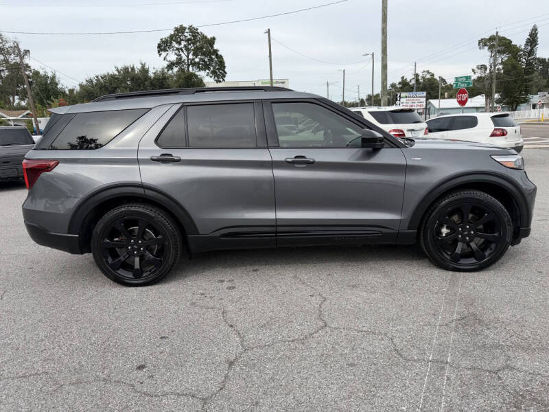 2022 Ford Explorer ST-Line