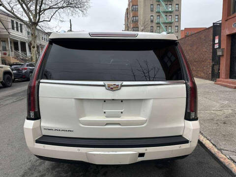 2015 Cadillac Escalade Luxury