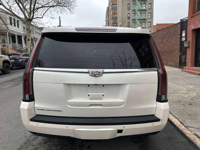 2015 Cadillac Escalade Luxury