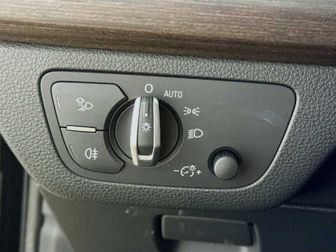 2023 Audi Q5 quattro Premium Plus 40 TFSI