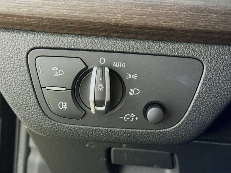 2023 Audi Q5 quattro Premium Plus 40 TFSI