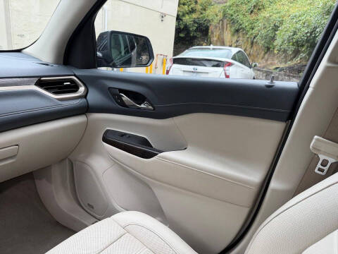 2020 GMC Acadia Denali