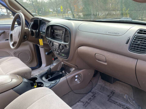 2004 Toyota Sequoia SR5
