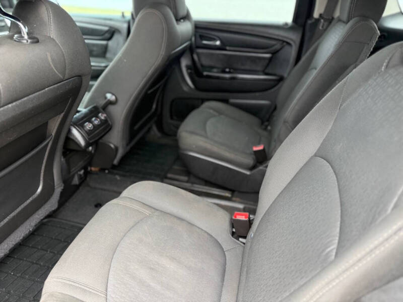2016 GMC Acadia SLE-2