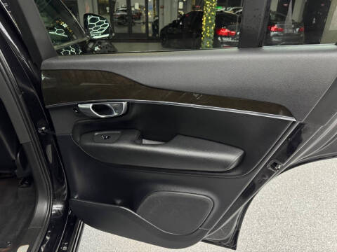 2018 Volvo XC90 T6 Momentum