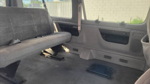 2000 Ford E-150 Chateau