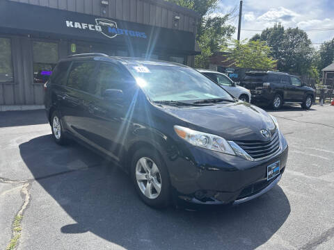 2016 Toyota Sienna LE 8-Passenger