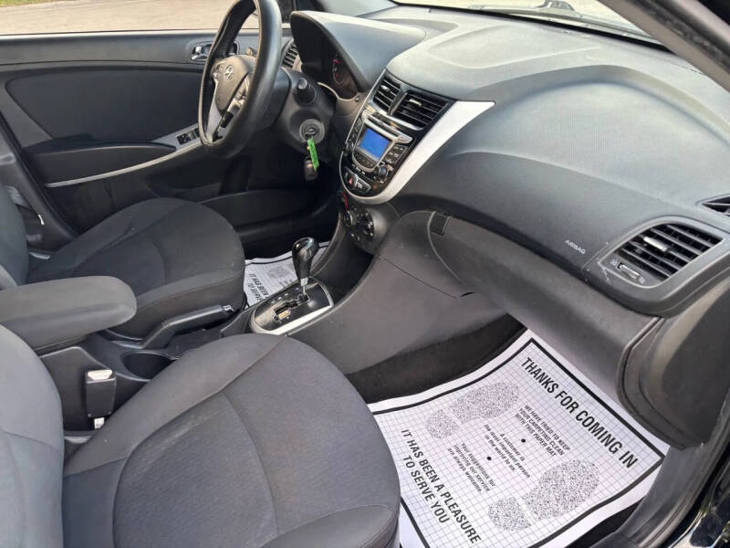 2013 Hyundai Accent SE