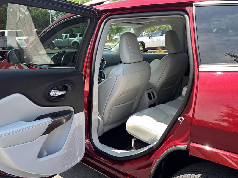 2019 Jeep Cherokee Overland