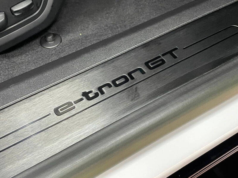 2023 Audi e-tron GT quattro Premium Plus