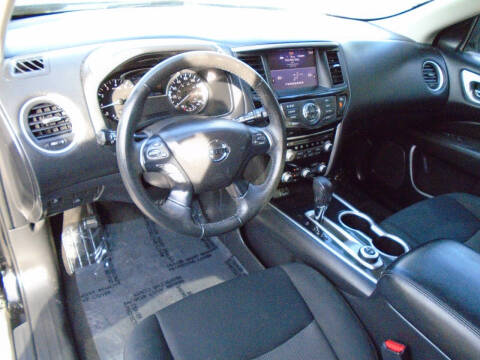 2018 Nissan Pathfinder SV