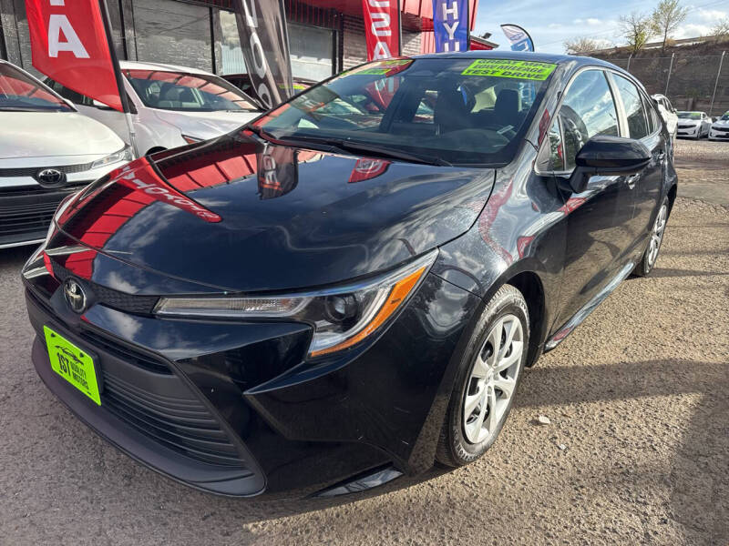 2024 Toyota Corolla LE's photo