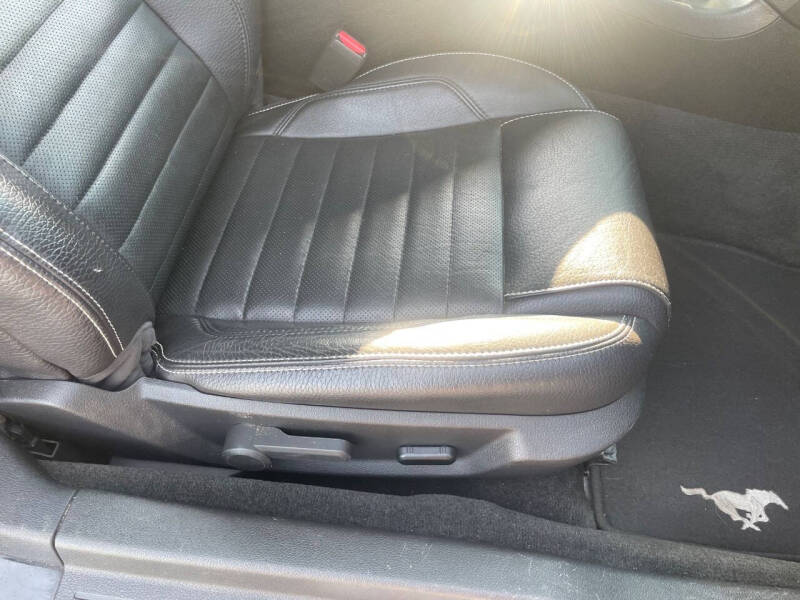 2012 Ford Mustang V6 Premium