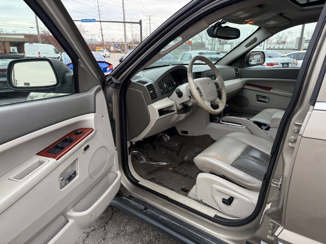 2005 Jeep Grand Cherokee Limited photo 14