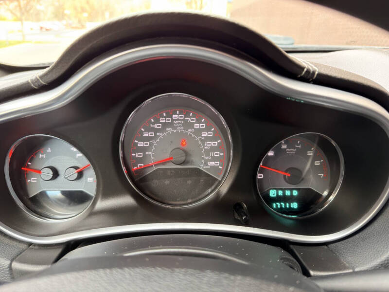 2012 Dodge Avenger SE