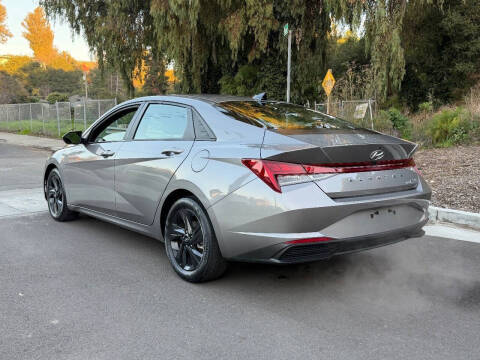 2022 Hyundai Elantra Hybrid Blue