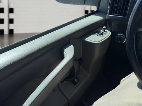2023 GMC Savana 2500