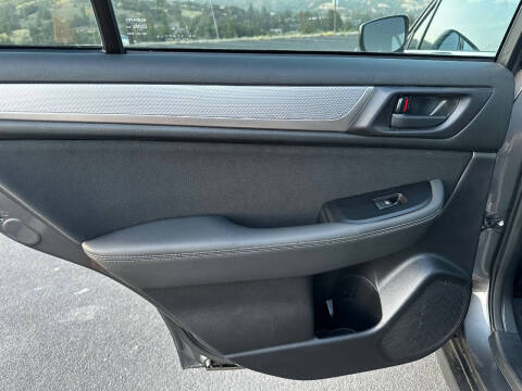 2019 Subaru Outback 2.5i