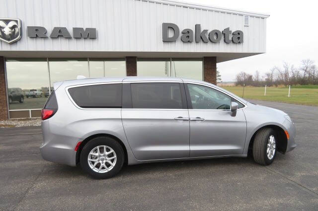 Used 2020 Chrysler Pacifica Touring with VIN 2C4RC1FG5LR237814 for sale in Wahpeton, ND