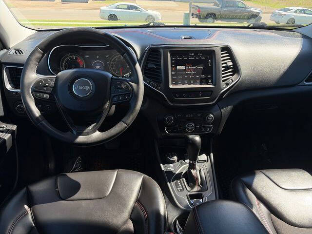 2023 Jeep Cherokee Trailhawk