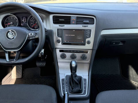 2016 Volkswagen Golf SportWagen