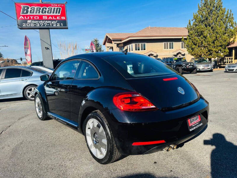 2012 Volkswagen Beetle null photo 5