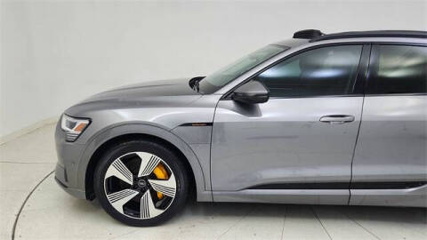 2022 Audi e-tron quattro Premium Plus