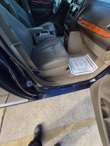 2014 Chrysler Town and Country Touring