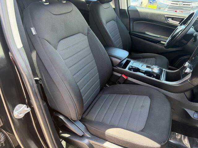 2022 Ford Edge SE