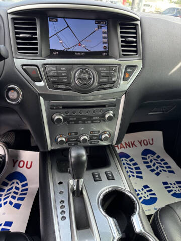 2019 Nissan Pathfinder SL