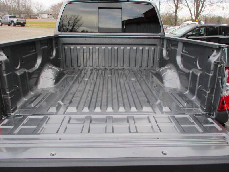 2023 Nissan Titan SV