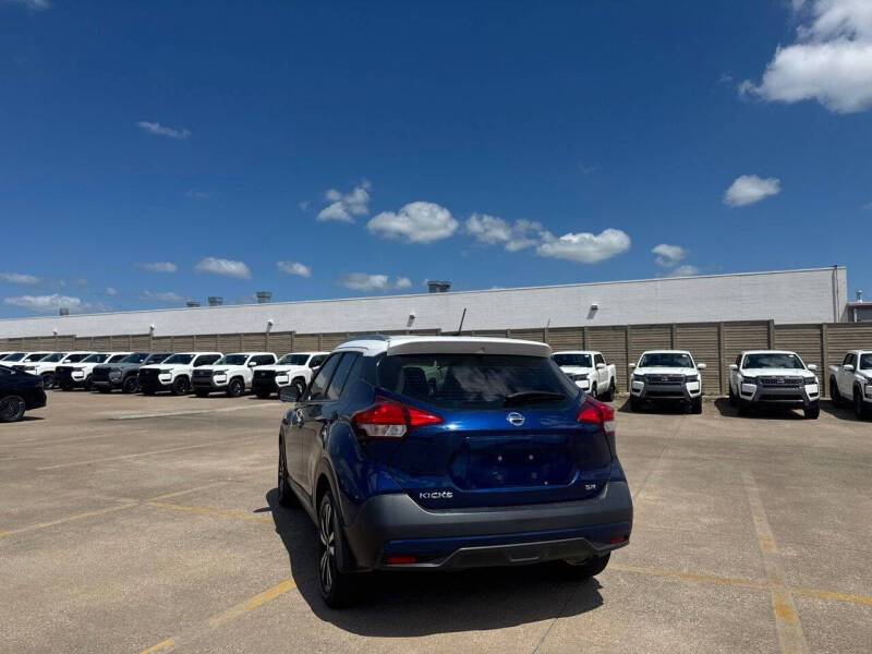 2019 Nissan Kicks SR