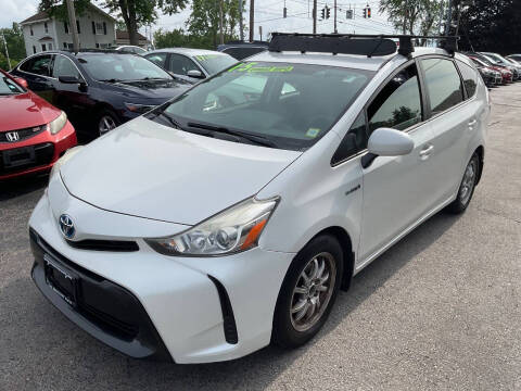 2015 Toyota Prius v Two