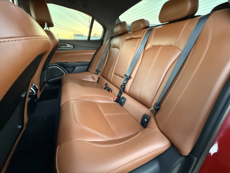 2019 Alfa Romeo Giulia Sport