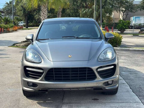2014 Porsche Cayenne GTS