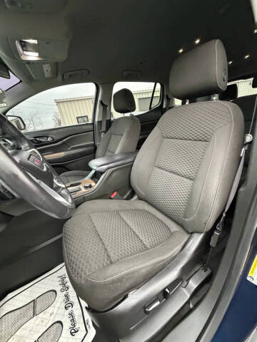 2017 GMC Acadia SLE-2