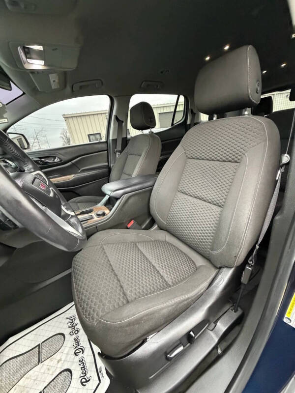 2017 GMC Acadia SLE-2