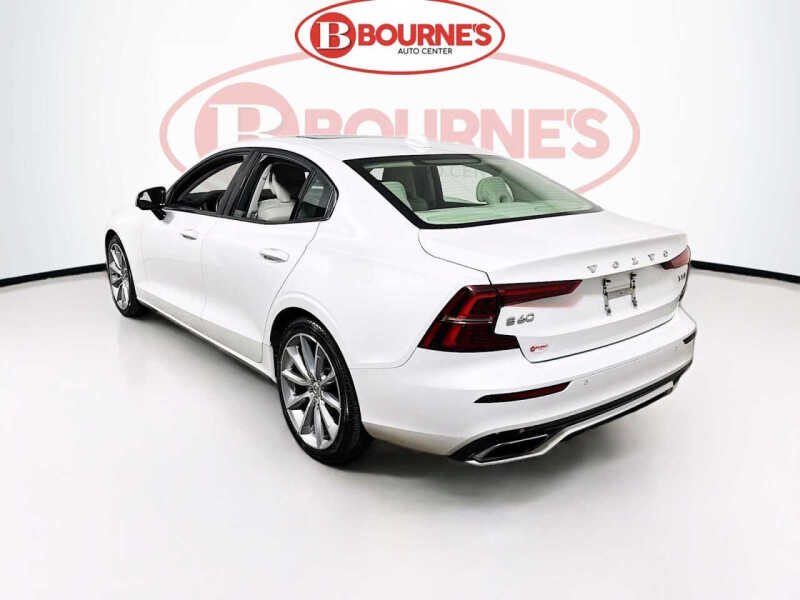 2021 Volvo S60 T5 Momentum