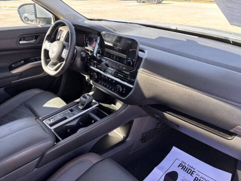 2024 Nissan Pathfinder Platinum