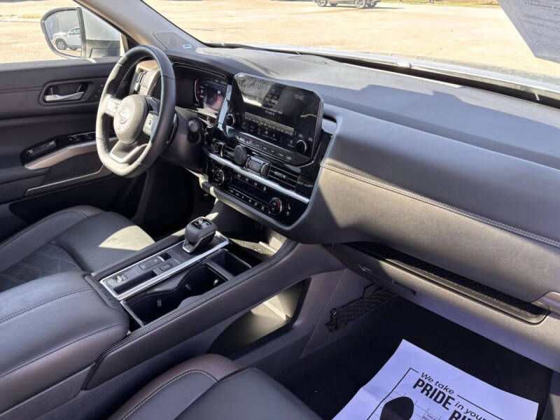 2024 Nissan Pathfinder Platinum