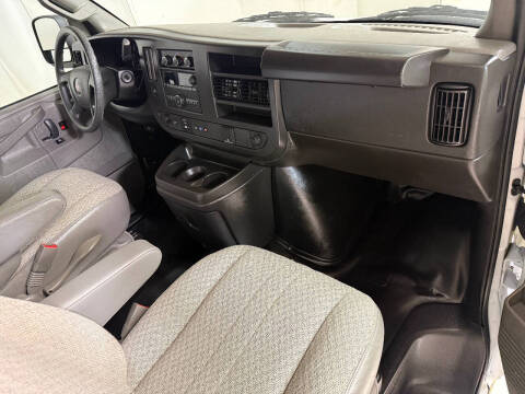 2024 GMC Savana 2500