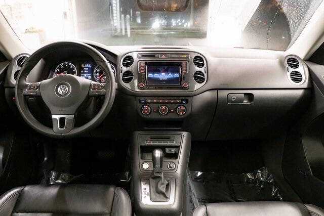 2017 Volkswagen Tiguan 2.0T SEL 4Motion