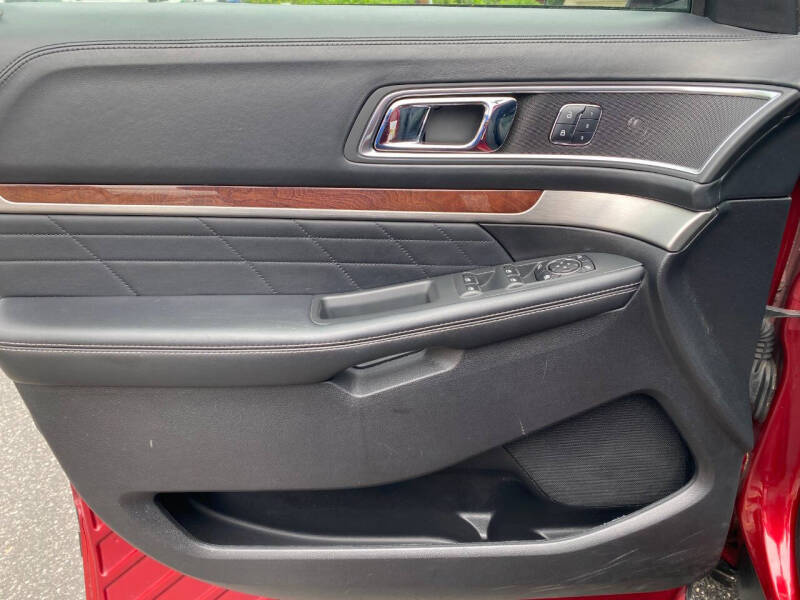 2017 Ford Explorer Platinum