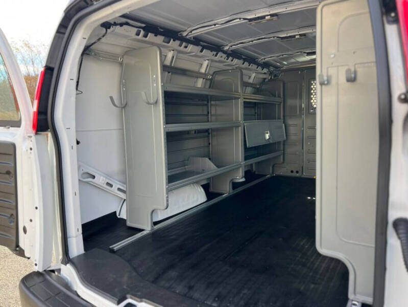 2023 GMC Savana 2500