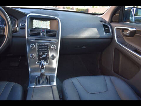 2016 Volvo XC60 T5 Drive-E Platinum