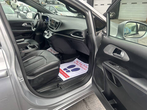 2018 Chrysler Pacifica Touring L