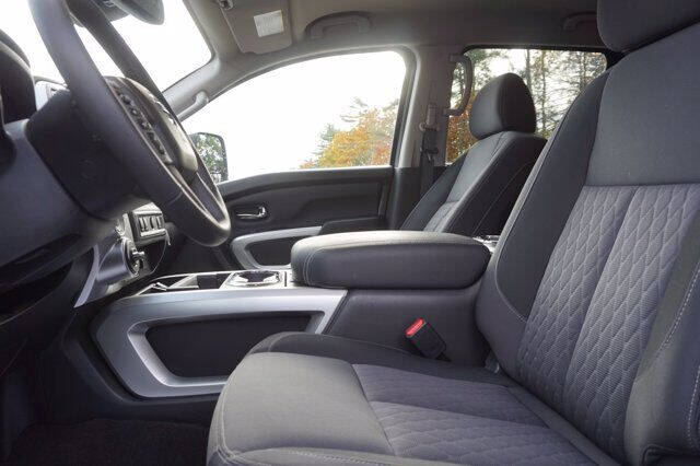 2020 Nissan Titan SV