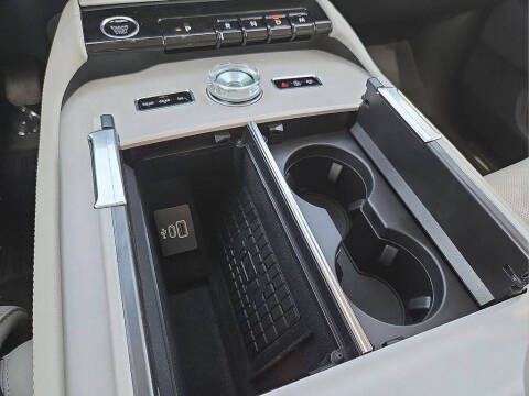 2026 Lincoln Navigator Premiere